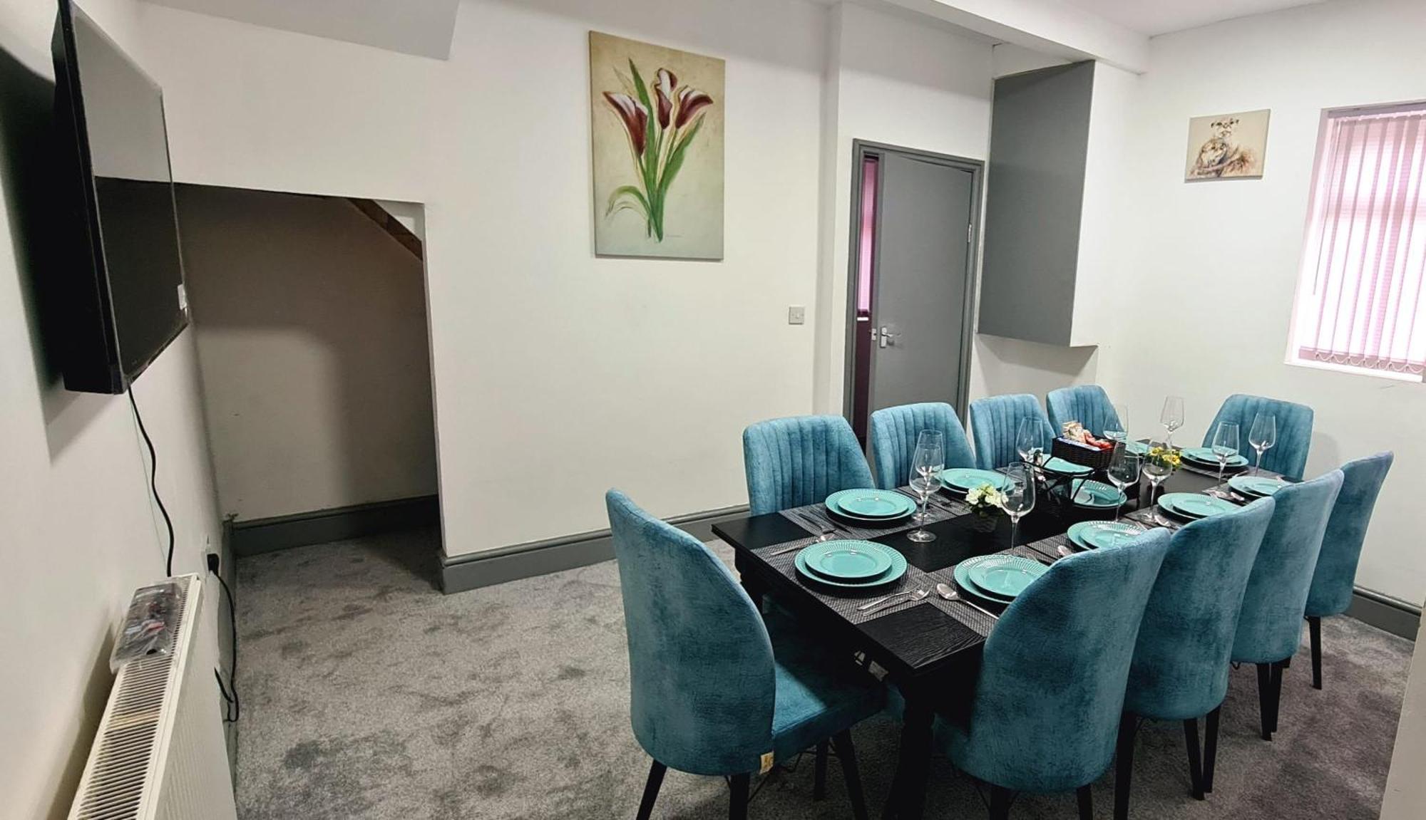 Large Victorian House 15 Minutes From Centre Casa de férias Manchester
